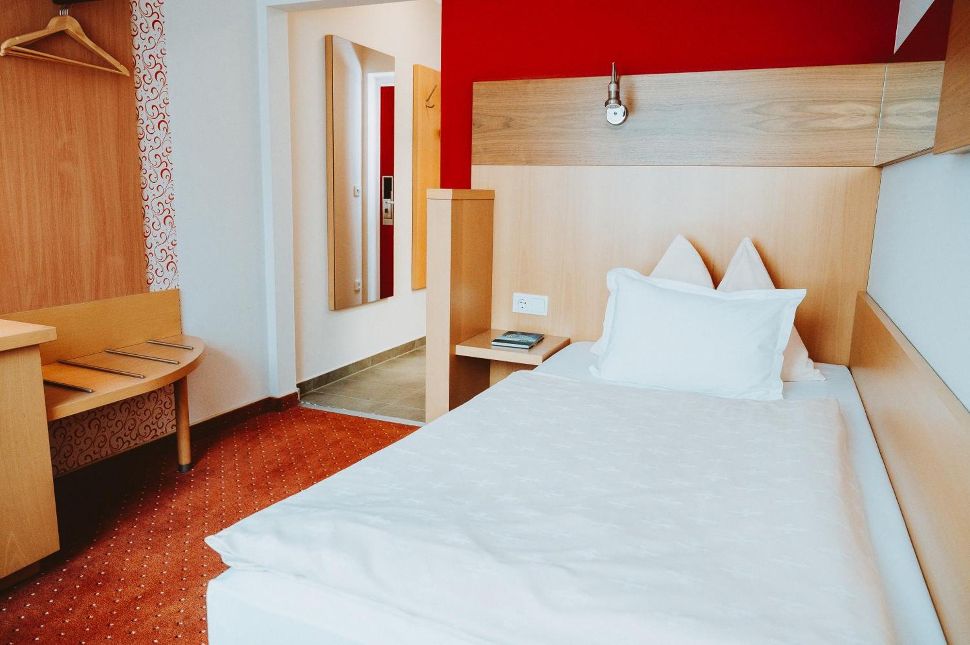 Hotel Bruecklwirt Niklasdorf Luaran gambar